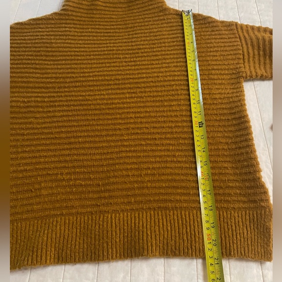 Madewell Belmont Mockneck Sweater in Orange XS (‼️fits closer to a medium) - Picture 6 of 11